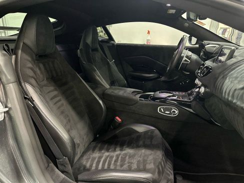 Used 2019 Aston Martin V8 Vantage Coupe RWD image 37