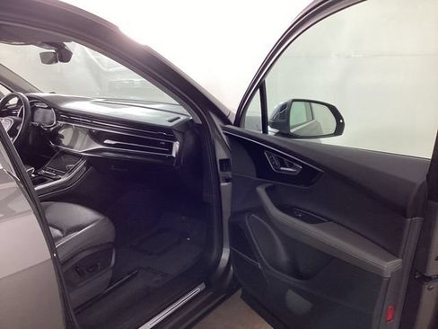 Used 2025 Audi Q7 3.0T Premium Plus AWD/4WD image 18