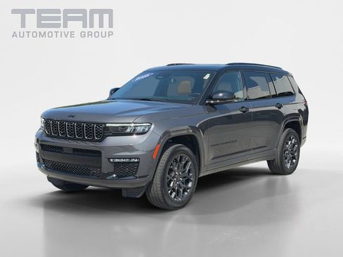 Used 2025 Jeep Grand Cherokee L Summit AWD/4WD image 3