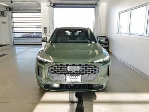 New 2025 Audi Q5 Prestige image 2