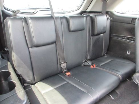 Used 2019 Toyota Highlander XLE AWD/4WD image 24