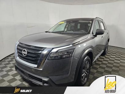 Used 2024 Nissan Pathfinder SV