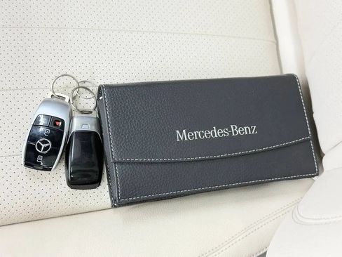 Used 2017 Mercedes-Benz E 400 4MATIC Wagon image 29