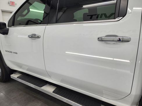 Used 2024 Chevrolet Silverado 3500 LTZ w/ LTZ Convenience Package image 37