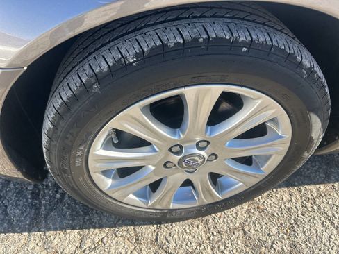 Used 2011 Volvo S80 3.2 w/ Climate Pkg image 9