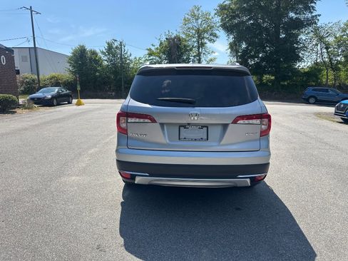 Used 2021 Honda Pilot Touring image 6