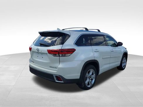 Used 2017 Toyota Highlander Limited AWD/4WD image 4