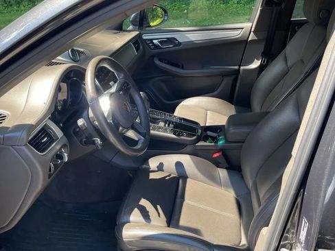 Used 2017 Porsche Macan S AWD/4WD image 2