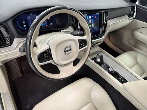 Used 2023 Volvo S60 B5 Plus image 12