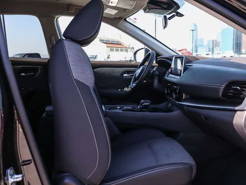 Used 2022 Nissan Rogue SV FWD image 16