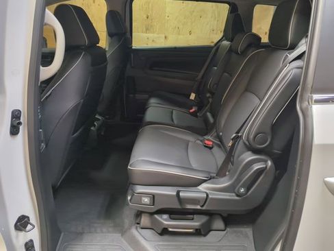 New 2026 Honda Odyssey Touring image 24