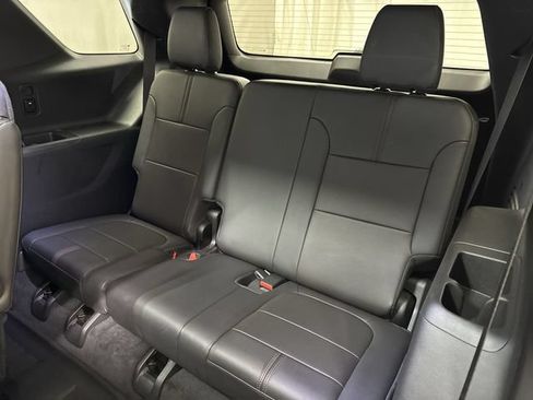 Used 2023 Chevrolet Traverse RS w/ LPO, Floor Liner Package AWD/4WD image 15