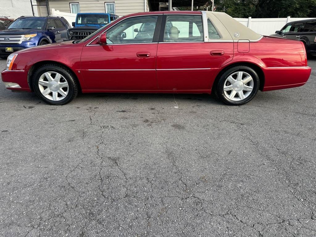 Used 2006 Cadillac DTS w/ Trunk Convenience Package FWD image 7
