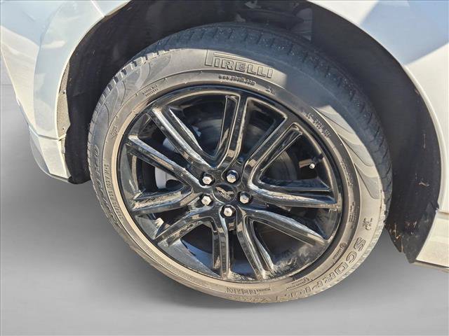 Used 2022 Ford Edge ST-Line w/ Class II Trailer Tow Package AWD/4WD image 9