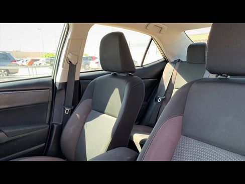 Used 2017 Toyota Corolla LE image 10