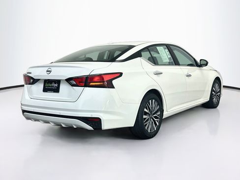 Used 2025 Nissan Altima 2.5 SV FWD image 9