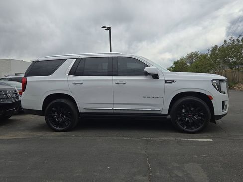 Used 2022 GMC Yukon Denali AWD/4WD image 4