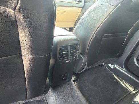 Used 2020 Ford Escape Titanium FWD image 31