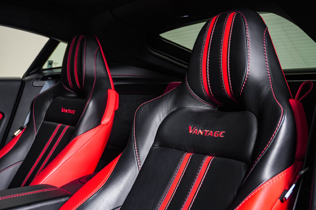 Used 2019 Aston Martin V8 Vantage Coupe RWD image 21