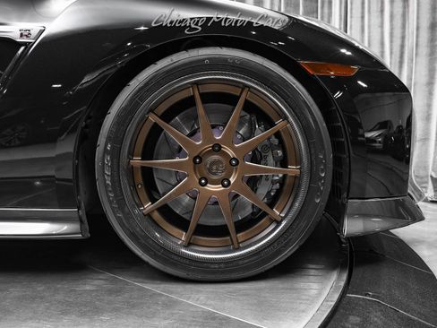 Used 2017 Nissan GT-R Premium w/ Premium Interior Package AWD/4WD image 44