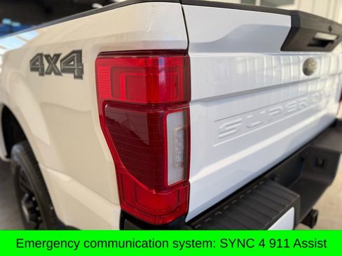 Used 2022 Ford F250 Lariat w/ Black Appearance Pkg image 7