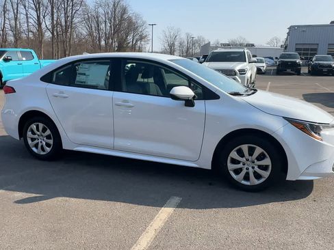 New 2026 Toyota Corolla LE image 2