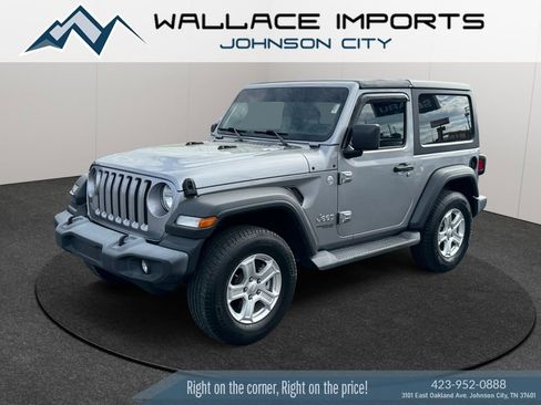 Used 2019 Jeep Wrangler Sport AWD/4WD image 2