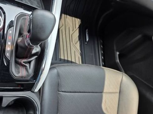 Used 2024 GMC Canyon AT4X AWD/4WD image 23