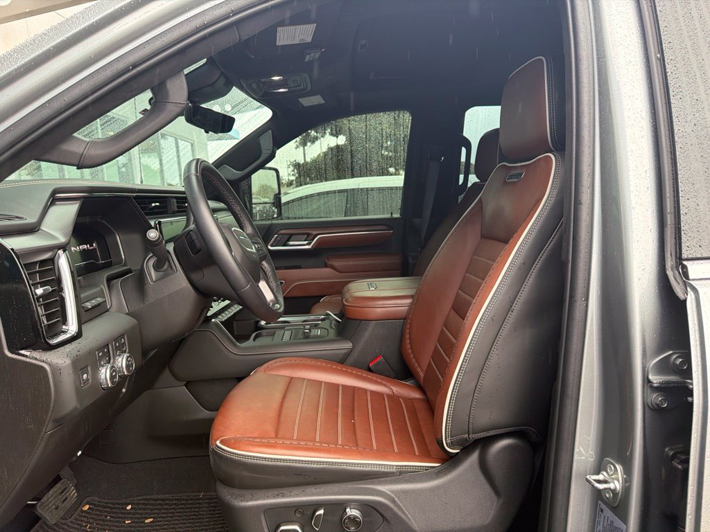Used 2025 GMC Sierra 2500 Denali Ultimate w/ Max Trailering Package AWD/4WD image 9