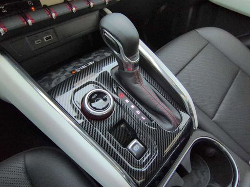Used 2024 GMC Canyon AT4X AWD/4WD image 34