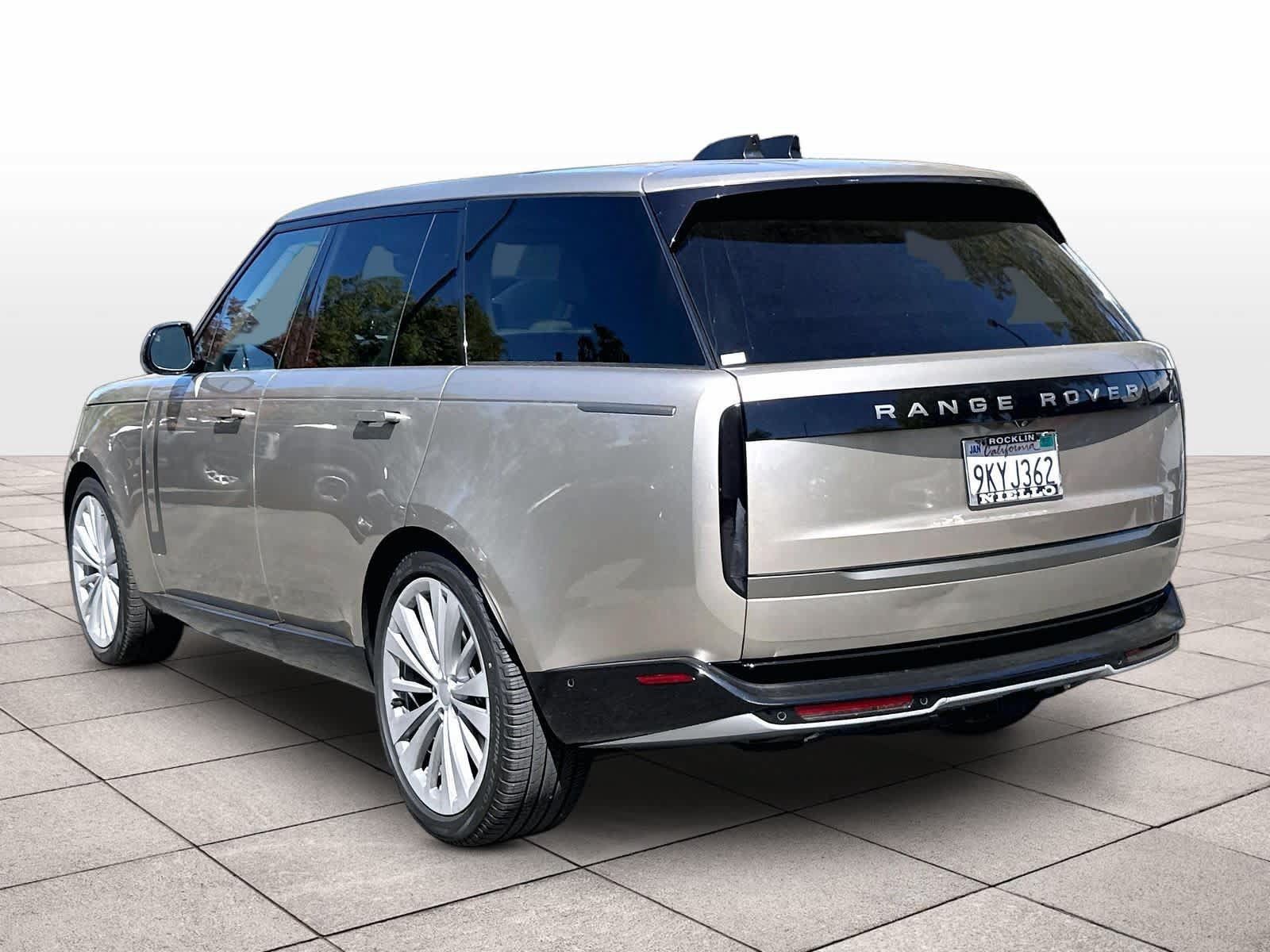 Used 2024 Land Rover Range Rover SE AWD/4WD image 12