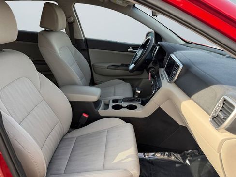 Used 2022 Kia Sportage LX image 15