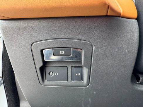 Used 2019 Land Rover Range Rover Velar R-Dynamic SE image 31