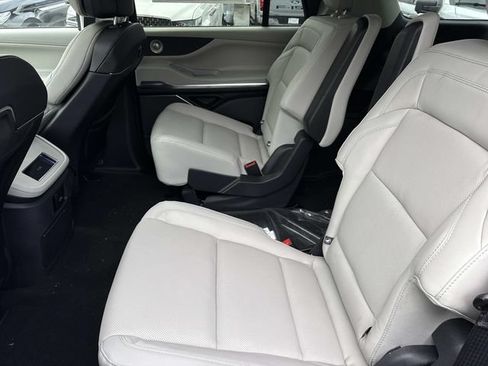 New 2026 Lincoln Navigator Reserve w/ Jet Appearance Package AWD/4WD image 18