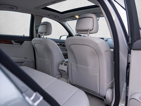 Used 2011 Mercedes-Benz C 300 4MATIC Sedan image 23