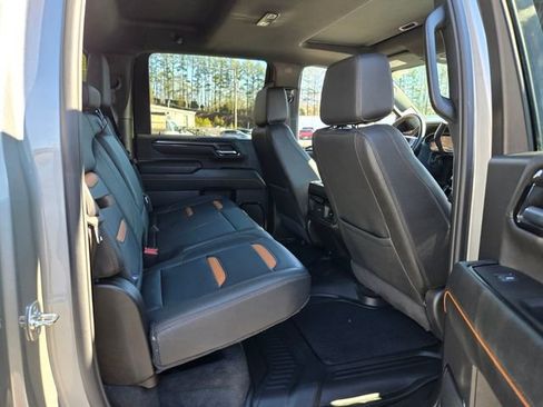 Used 2025 GMC Sierra 2500 AT4 w/ AT4 Premium Plus Package image 17