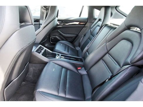 Used 2019 Porsche Panamera 4 image 7