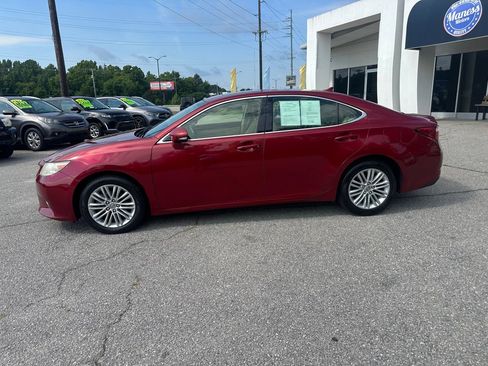 Used 2013 Lexus ES 350 w/ Luxury Pkg FWD image 2
