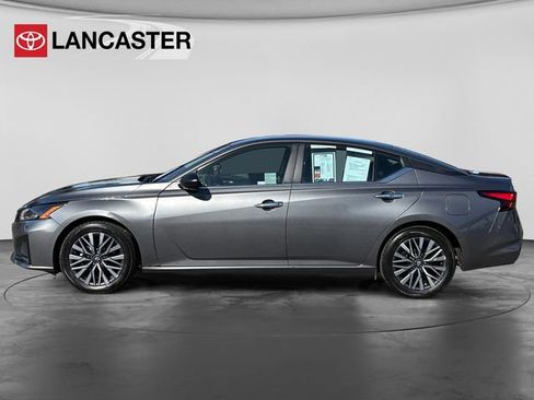 Used 2025 Nissan Altima 2.5 SV FWD image 4