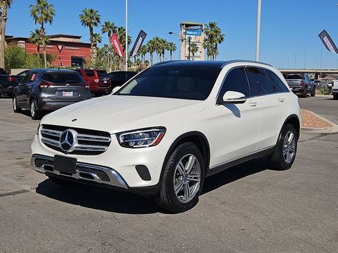 Used 2022 Mercedes-Benz GLC 300 image 2