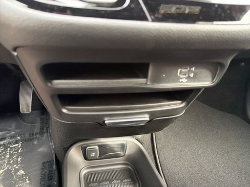 New 2026 Chrysler Pacifica Select image 30