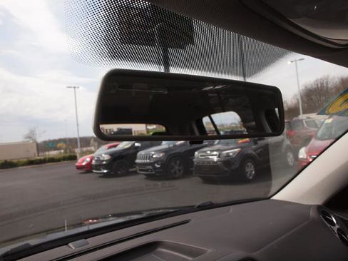 Used 2018 Volkswagen Tiguan Limited w/ Premium Package image 11