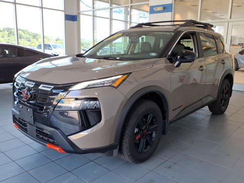 Used 2025 Nissan Rogue SV w/ Rock Creek Premium Package AWD/4WD image 7