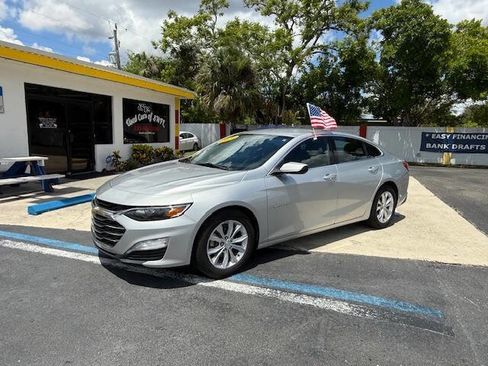 Used 2021 Chevrolet Malibu LT image 2