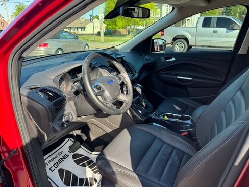 Used 2015 Ford Escape Titanium FWD image 24