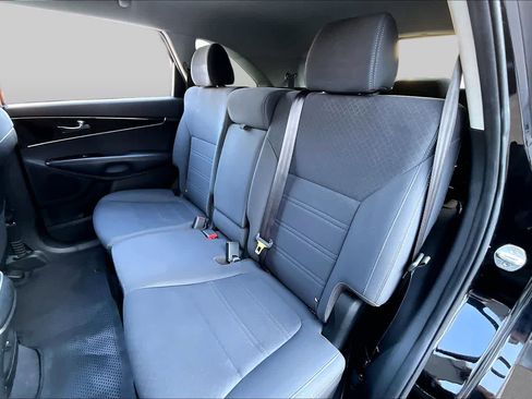 Used 2019 Kia Sorento L FWD image 20