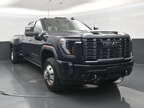 Used 2024 GMC Sierra 3500 Denali Ultimate AWD/4WD image 1