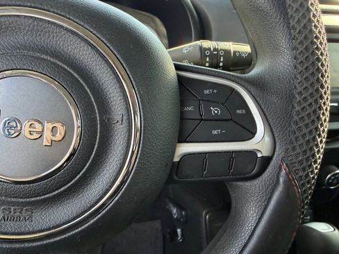 Used 2018 Jeep Renegade Sport w/ Power & Air Group image 9