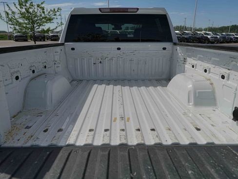 Used 2022 Chevrolet Silverado 1500 LT AWD/4WD image 15