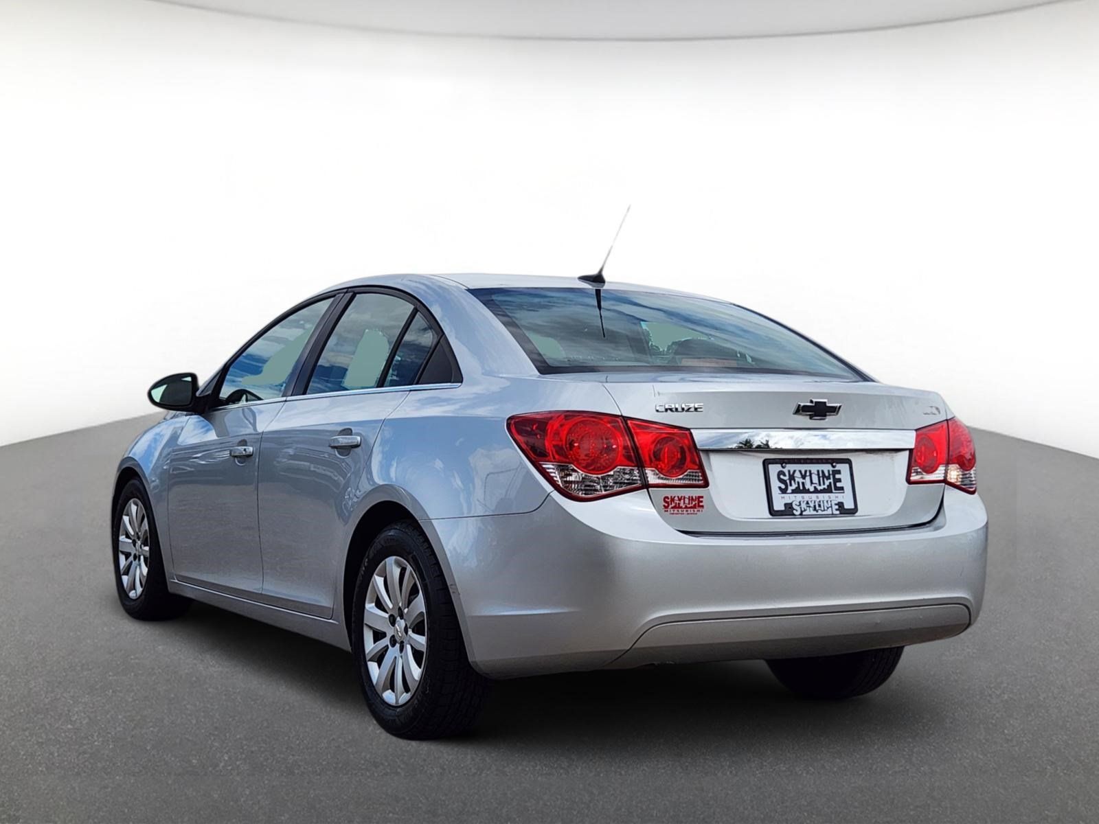 Used 2011 Chevrolet Cruze LS FWD image 4